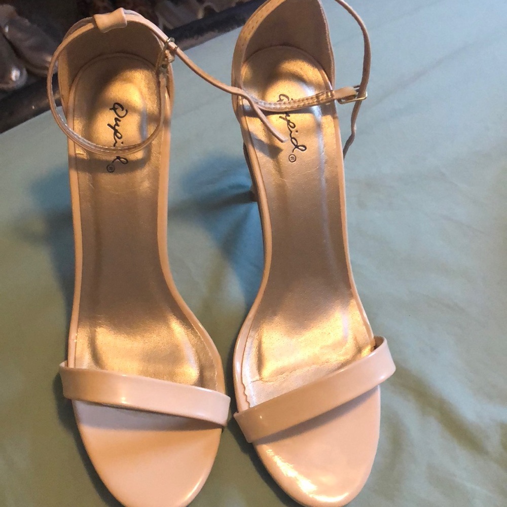 Qupid nude heels! Never worn. Size 8💕